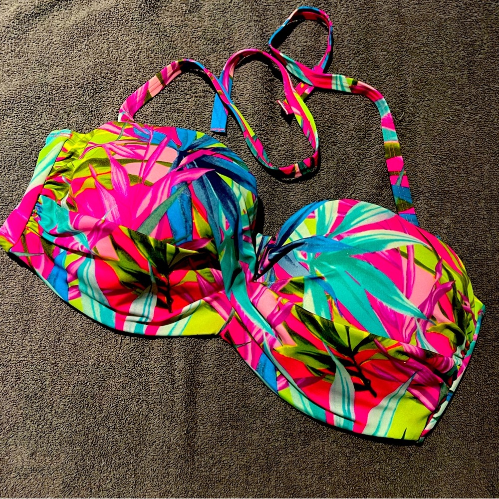 Beautiful VS bikini top